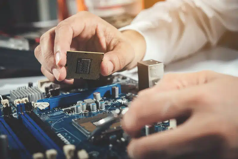 computer repair technicians in davenport,fl.