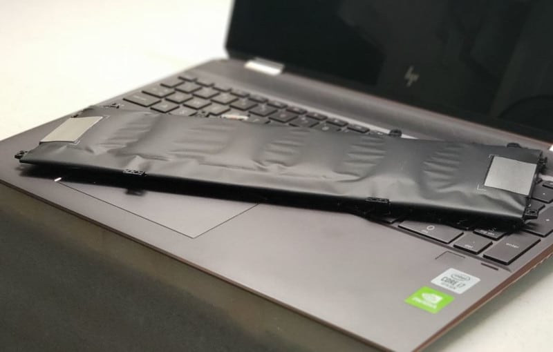 Swollen Laptop Battery: Causes, Risks, and Solutions - PCMechanic ...